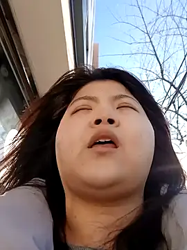 hello098712 online show from February 3, 2025, 6:56 am