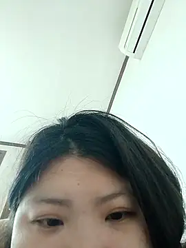 hello098712 online show from May 3, 2026, 11:05 am