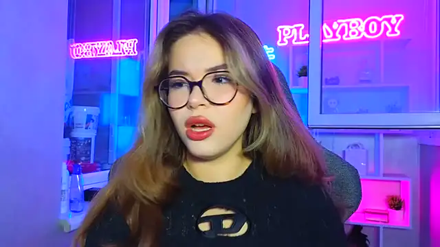 CutiePie3 online show from October 6, 2025, 3:09 pm