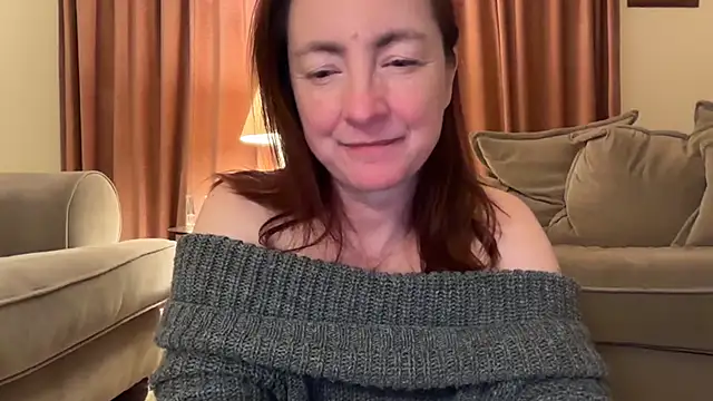 LouiseTswing online show from January 10, 2025, 11:18 pm