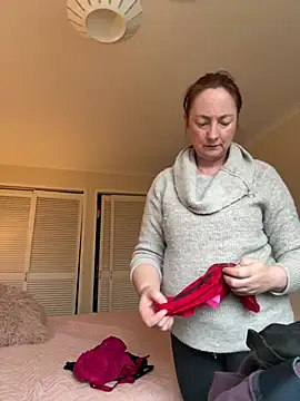 LouiseTswing online show from February 23, 2025, 3:29 pm