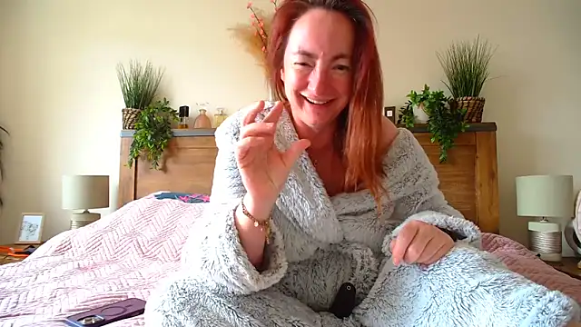 LouiseTswing online show from March 24, 2026, 10:53 am