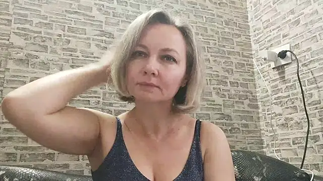 EdithManning online show from January 30, 2025, 7:39 am