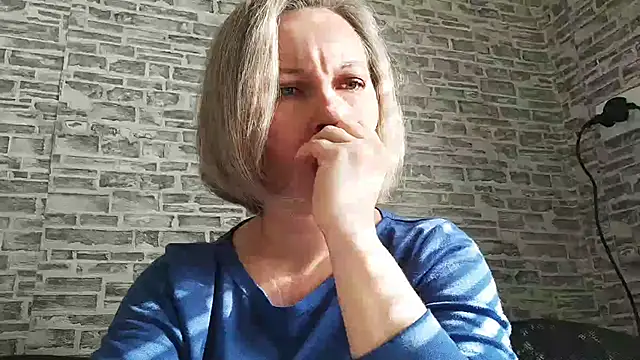 EdithManning online show from February 26, 2025, 7:31 am