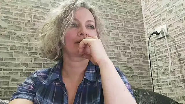 EdithManning online show from March 22, 2025, 2:47 pm