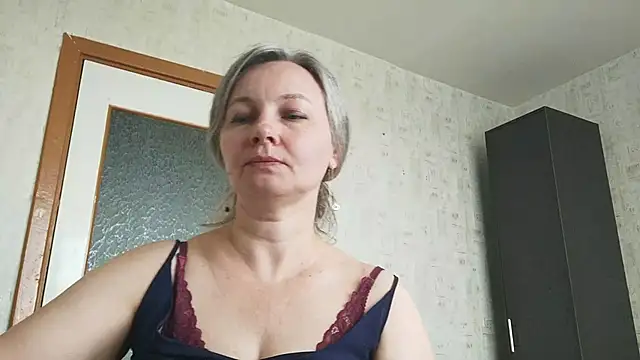 Snapshot of EdithManning chatting on June 22, 2026, 6:32 am EdithManning online show from June 22, 2026, 6:32 am