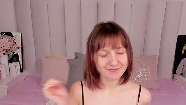 MiaKarlos online show from April 13, 2026, 1:22 am