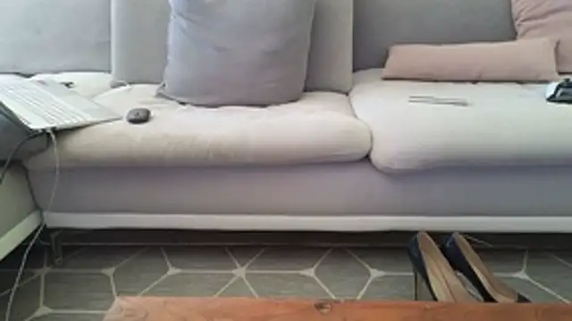 Laure11 online show from October 30, 2025, 1:23 pm