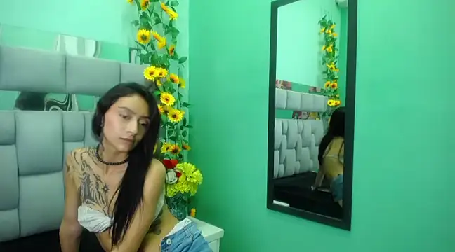 Miaa Thopmson online show from March 1, 2025, 9:29 am