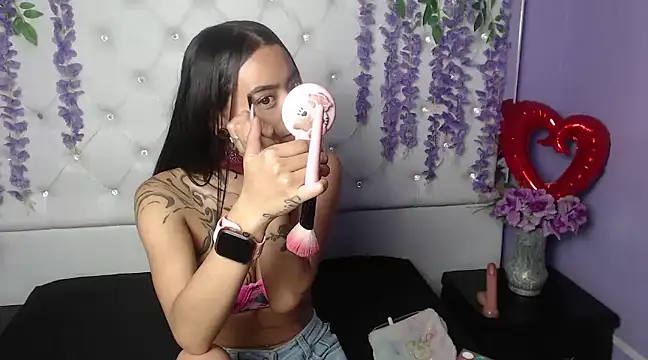 Miaa Thopmson online show from March 15, 2025, 2:12 pm