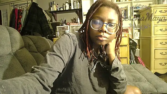 Snapshot of serena_maya chatting on January 20, 2025, 8:19 am serena maya online show from January 20, 2025, 8:19 am