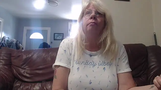 canadiancougar1965 online show from March 2, 2025, 2:21 pm