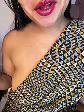 Snapshot of shara_queen1 chatting on July 9, 2026, 2:26 am shara queen1 online show from July 9, 2026, 2:26 am