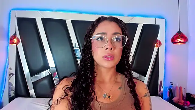 antonelllepiercee online show from March 1, 2025, 11:39 am