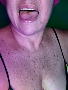 Kasandra Ho online show from December 4, 2025, 6:16 pm