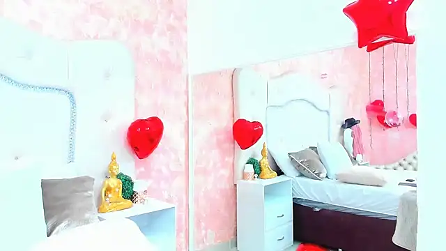 NahomiWhitel online show from February 22, 2025, 6:41 pm