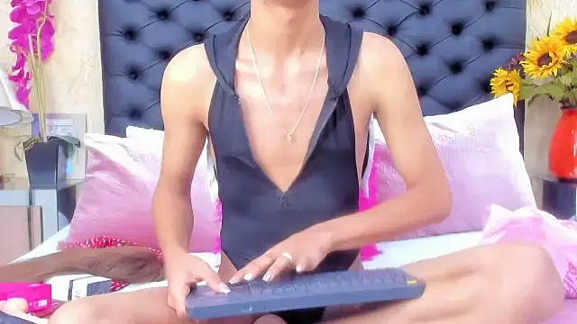 NahomiWhitel online show from September 10, 2025, 2:50 pm