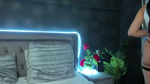 JulietShy online show from February 13, 2025, 9:06 pm