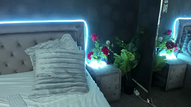 JulietShy online show from February 16, 2025, 9:48 pm