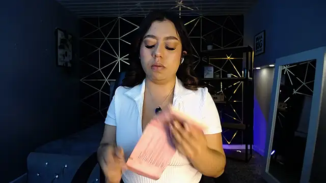 Lea velle online show from October 13, 2025, 4:45 am