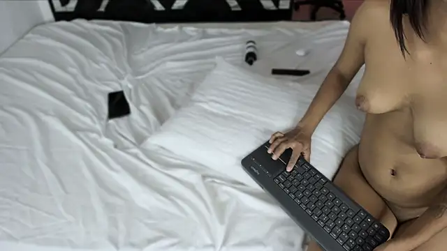 Fernanda brown18 online show from March 21, 2025, 9:23 pm