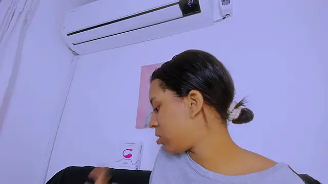 Fernanda brown18 online show from September 25, 2025, 8:23 pm