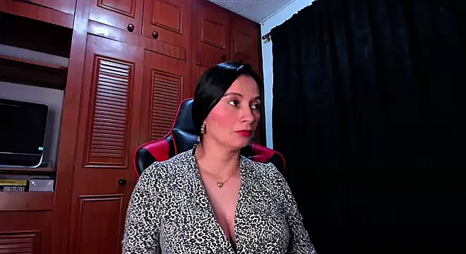 gracekelly12 online show from January 11, 2025, 4:16 am