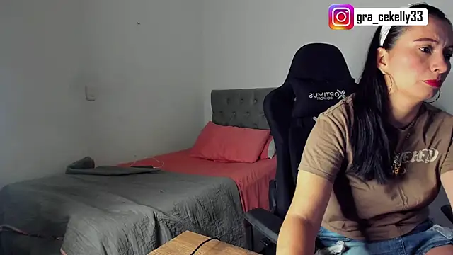 gracekelly12 online show from February 6, 2025, 7:18 pm