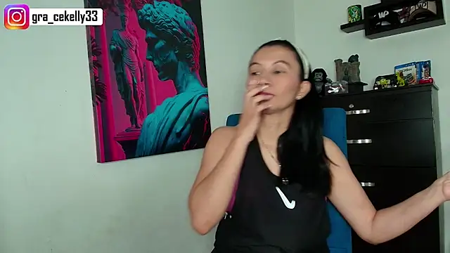 gracekelly12 online show from March 7, 2025, 12:45 pm