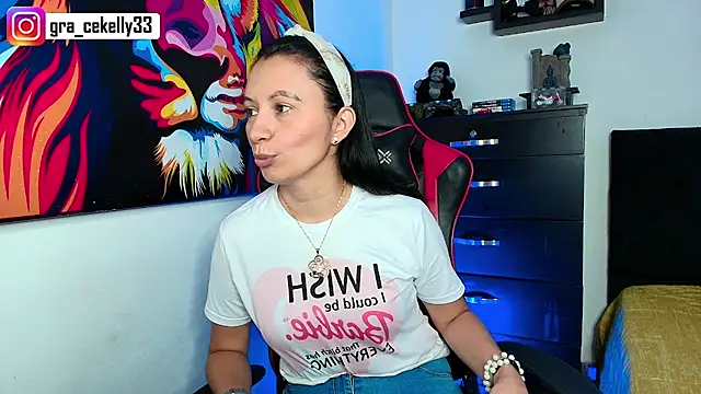 gracekelly12 online show from March 14, 2025, 1:57 pm