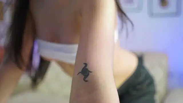 CattleyaScaly online show from December 9, 2024, 7:39 pm