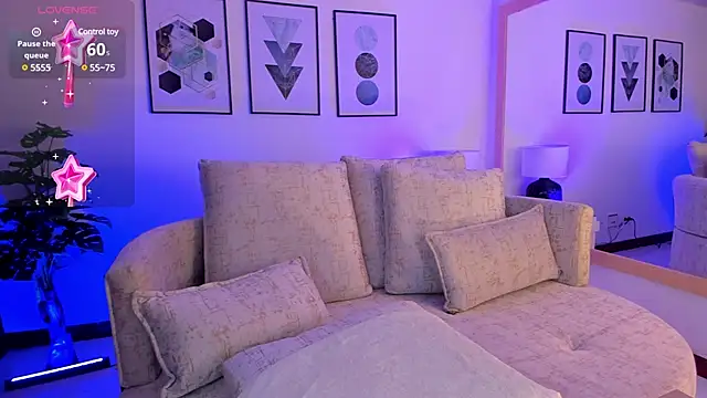 CattleyaScaly online show from December 10, 2024, 7:54 pm