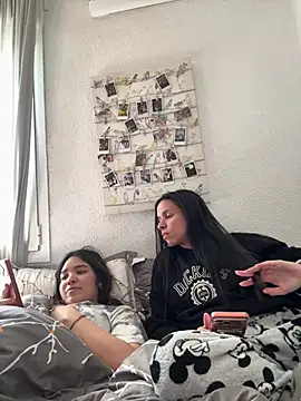 daniniescobarr online show from March 22, 2026, 1:03 pm