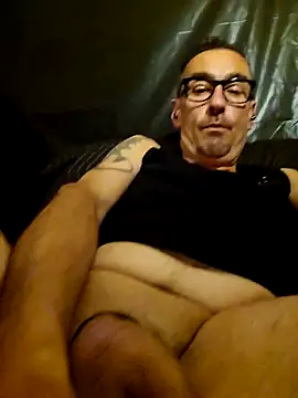 Snapshot of Pumpndeep chatting on May 5, 2026, 7:49 am Pumpndeep online show from May 5, 2026, 7:49 am