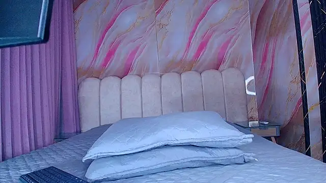 mia stanfort online show from April 20, 2026, 7:15 pm