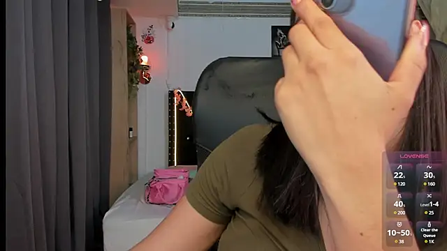 emilyrouxe online show from March 20, 2025, 7:14 pm