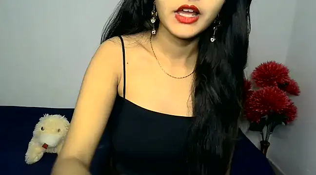 Snapshot of SUZY_FROMUS chatting on December 5, 2024, 5:48 am SUZY FROMUS online show from December 5, 2024, 5:48 am