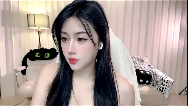 Snapshot of K-moumou chatting on November 12, 2025, 3:23 pm K-moumou online show from November 12, 2025, 3:23 pm