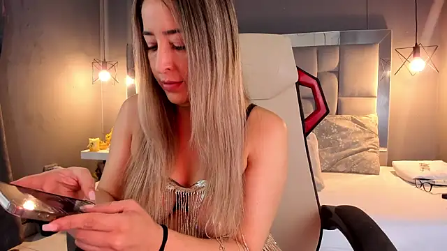 AliceSteel12 online show from December 6, 2024, 12:38 pm