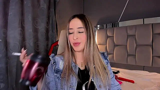 AliceSteel12 online show from March 4, 2025, 1:06 pm