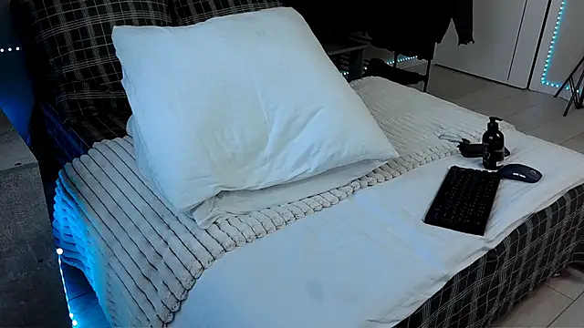 Tanya M online show from February 1, 2025, 12:37 pm