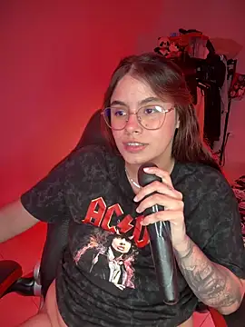 Snapshot of Yuli_zuha chatting on December 29, 2024, 3:22 am Yuli zuha online show from December 29, 2024, 3:22 am