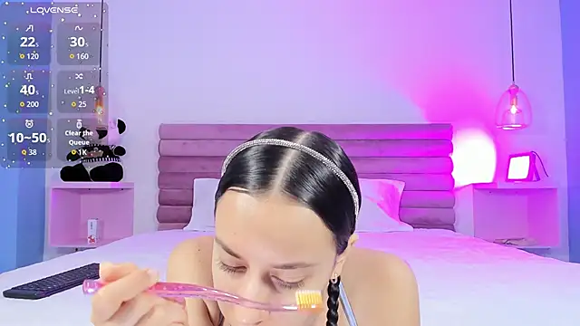 AbyCooper online show from September 11, 2025, 2:06 pm