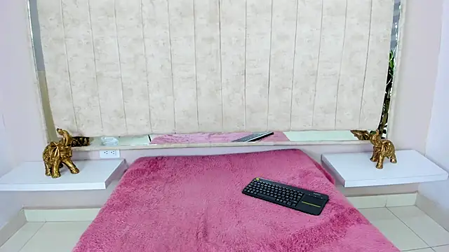 Annie9  online show from February 20, 2025, 3:23 am