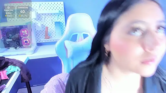 Annie9  online show from October 23, 2025, 4:12 am