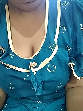 Hottyalia online show from February 17, 2026, 8:44 am