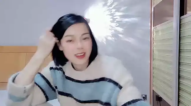 Linda-LL online show from January 31, 2025, 5:40 am