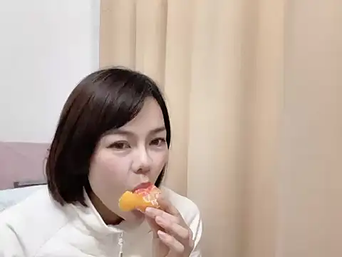 Linda-LL online show from December 5, 2025, 12:58 pm