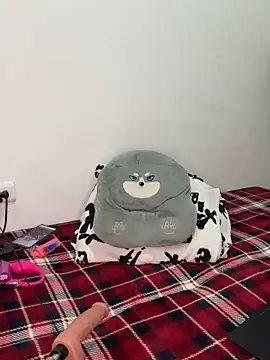 paisitahot1975 online show from November 8, 2025, 12:11 am