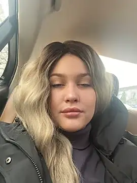 KikiWatson online show from December 15, 2024, 8:08 am